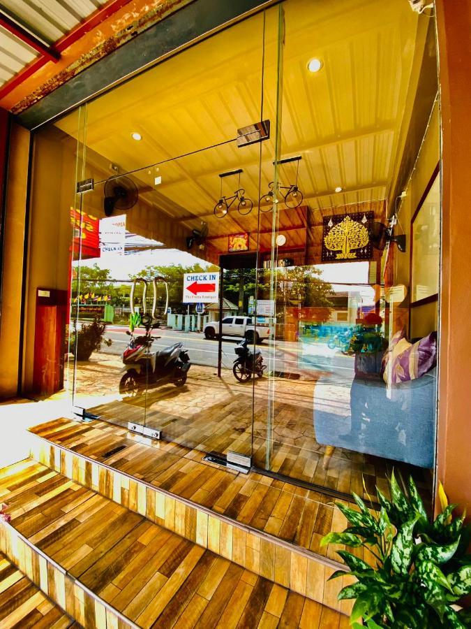 Frutta Hostel Patong Esterno foto